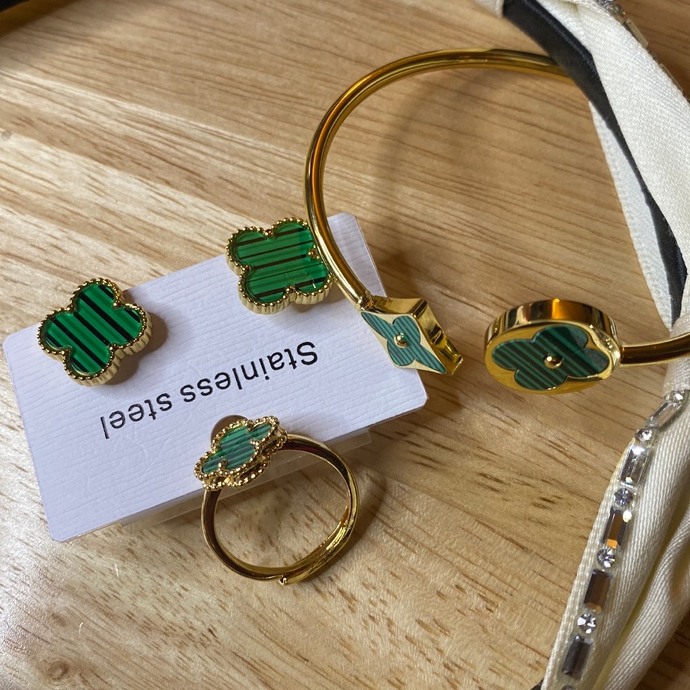 green clover bangle, ring & earring